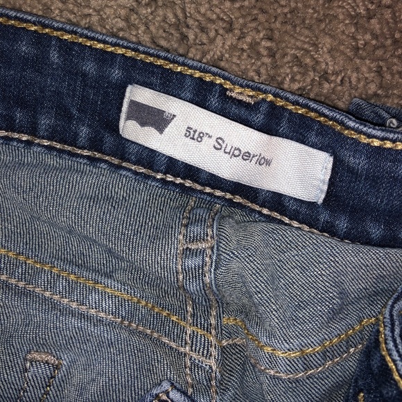 Levi’s Low Rise - Picture 3 of 3